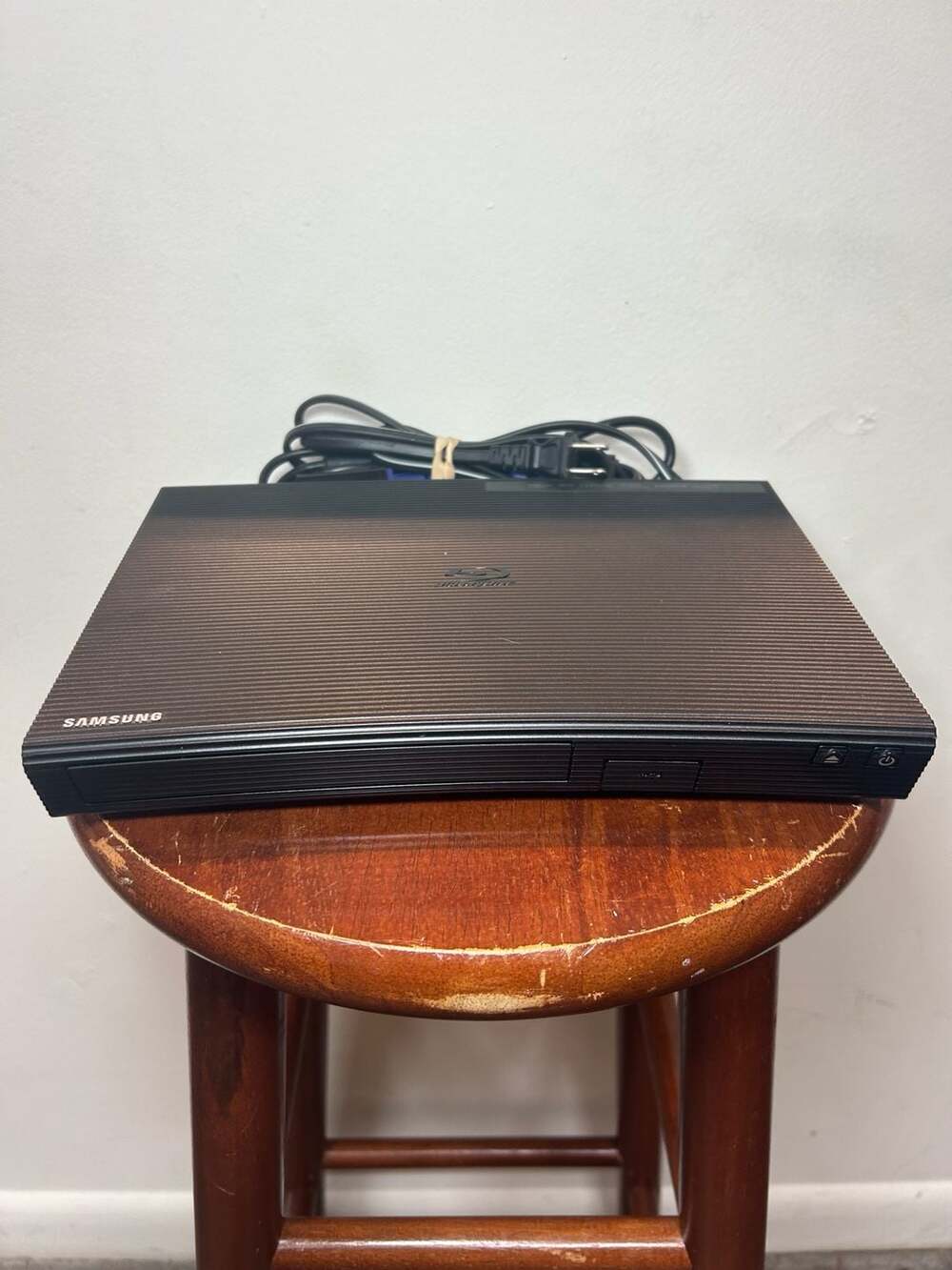 Samsung BD-J5100 Blu-ray Disc Player - NO REMOTE - Tested Works